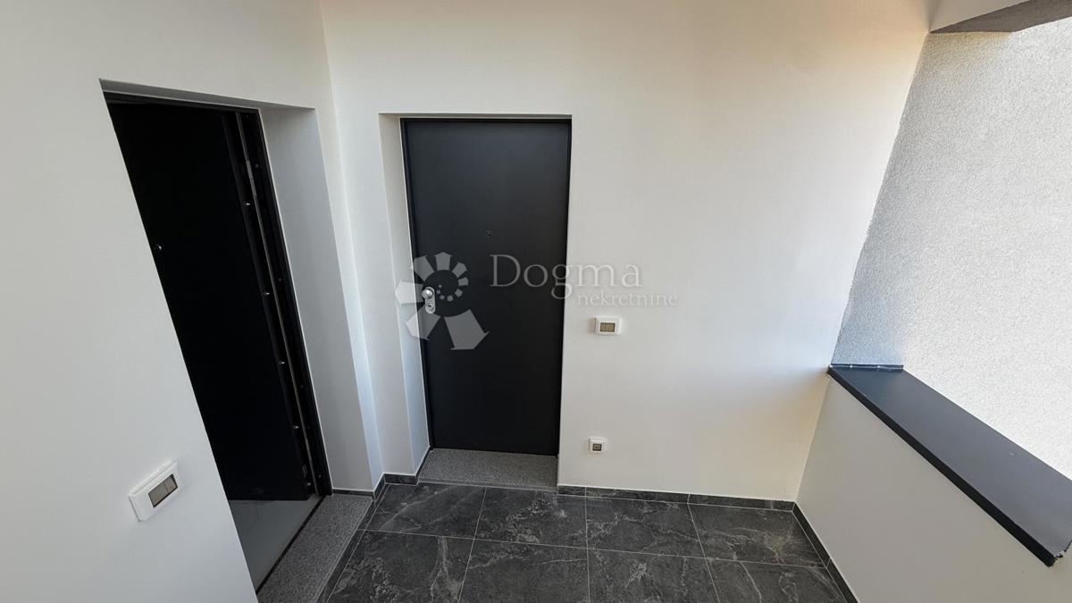 Stanovanje Okrug Gornji, Okrug, 54,59m2