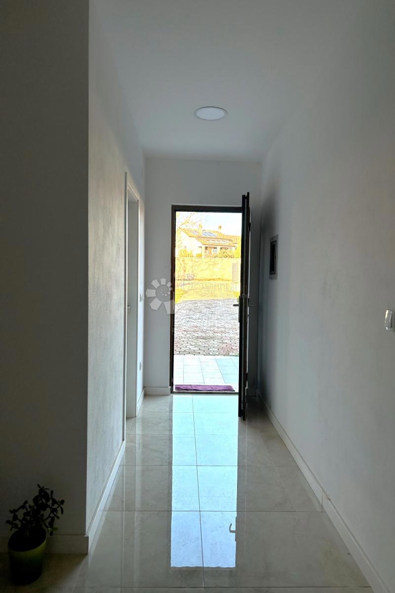 Hiša Svetvinčenat, 109m2