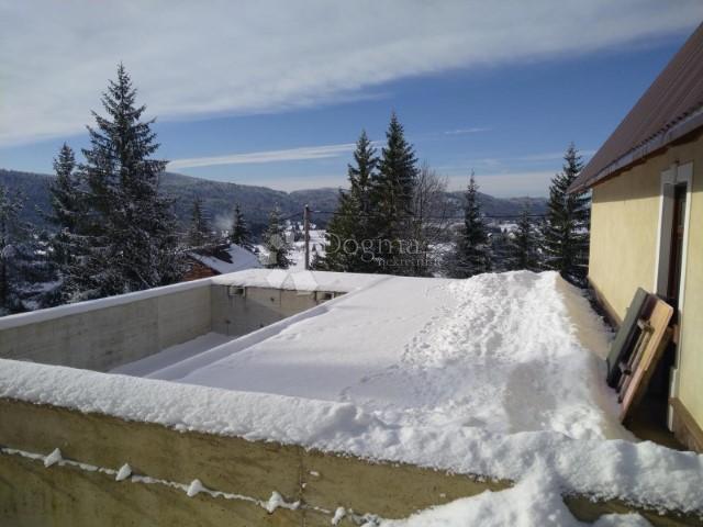 Hiša Ravna Gora, 380m2