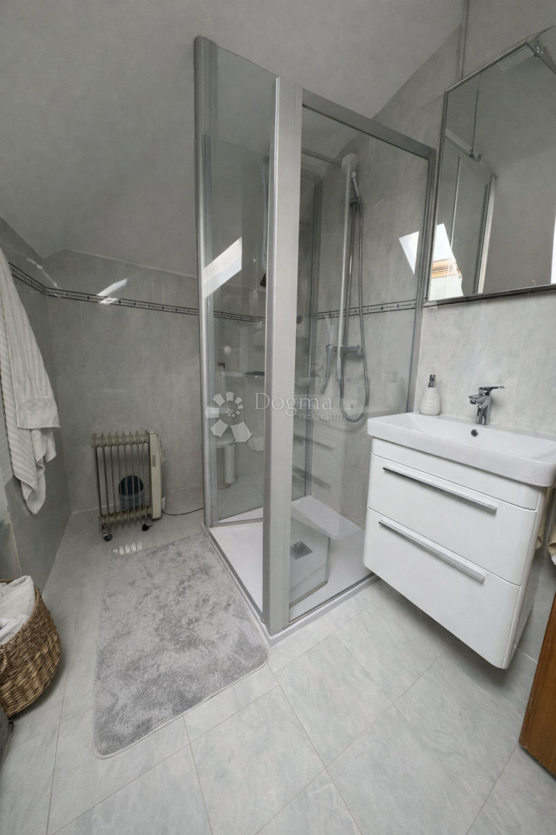 Hiša Podstrana, 435m2