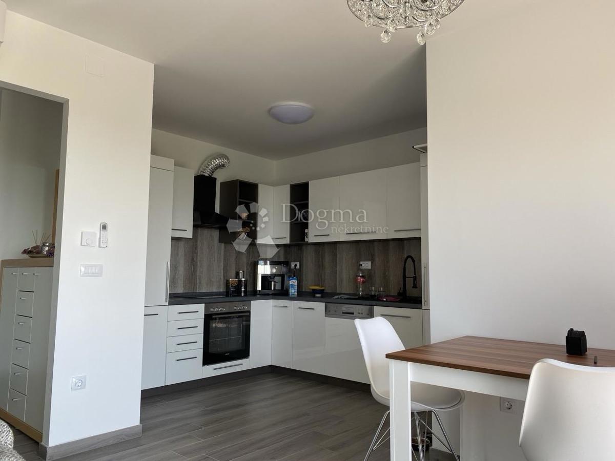 Stanovanje Pobri, Opatija - Okolica, 94m2