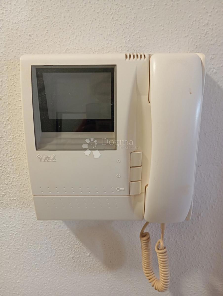 Stanovanje na dobri lokaciji, 500 m od morja - VERUDA