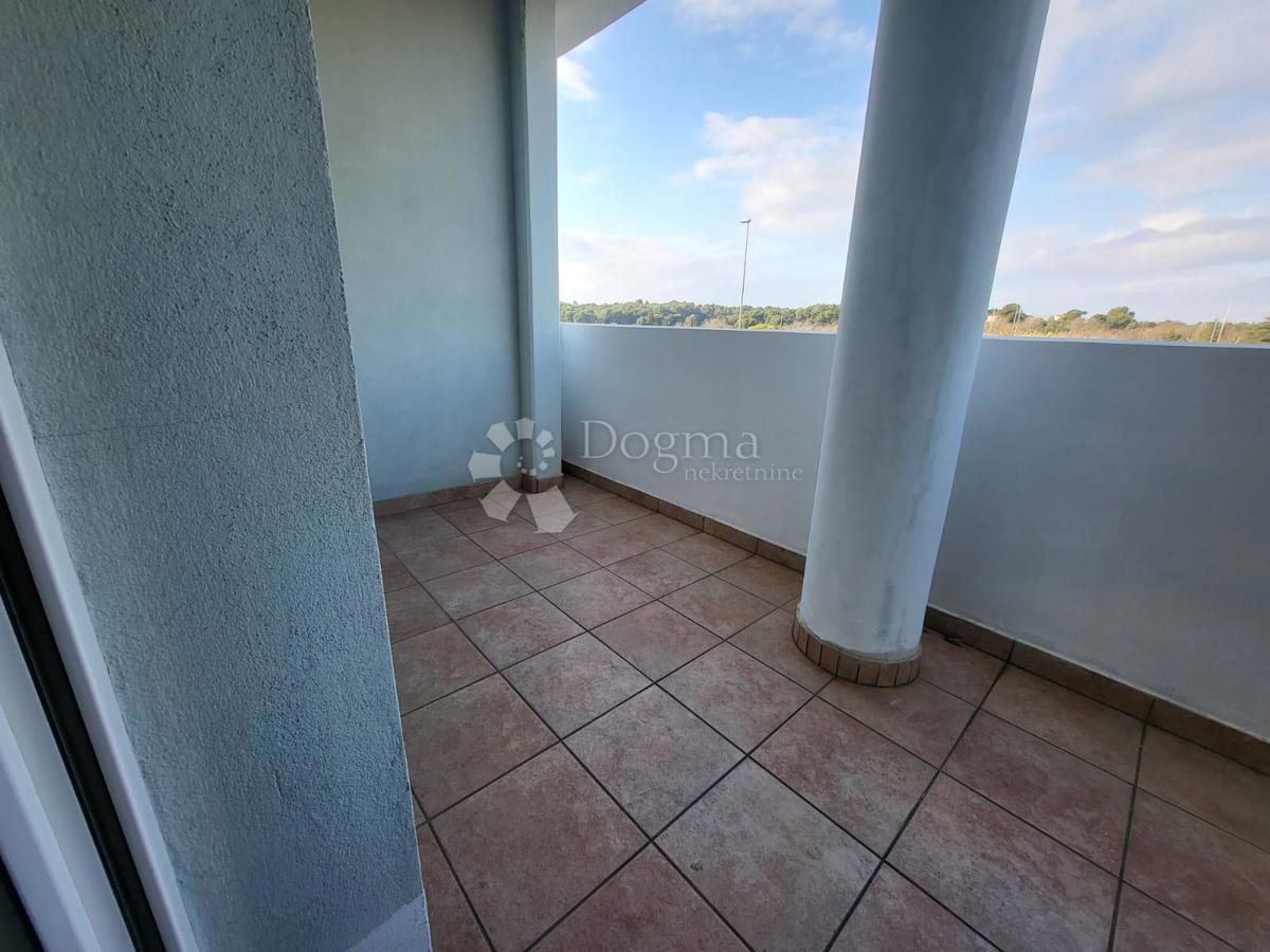 Stanovanje na dobri lokaciji, 500 m od morja - VERUDA