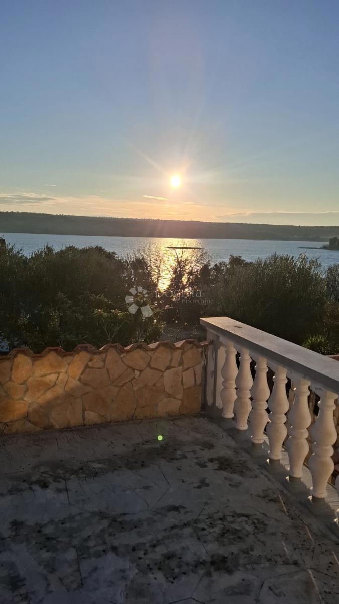 Hiša Posedarje, 500m2