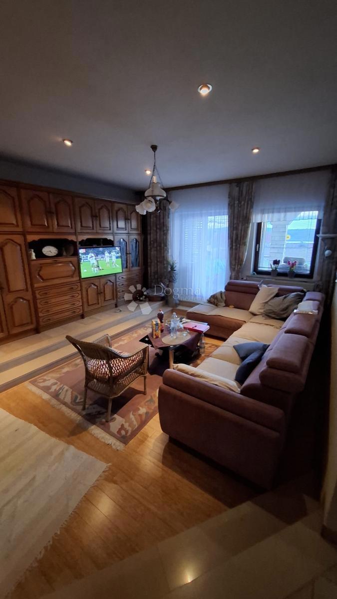 Hiša Posedarje, 500m2