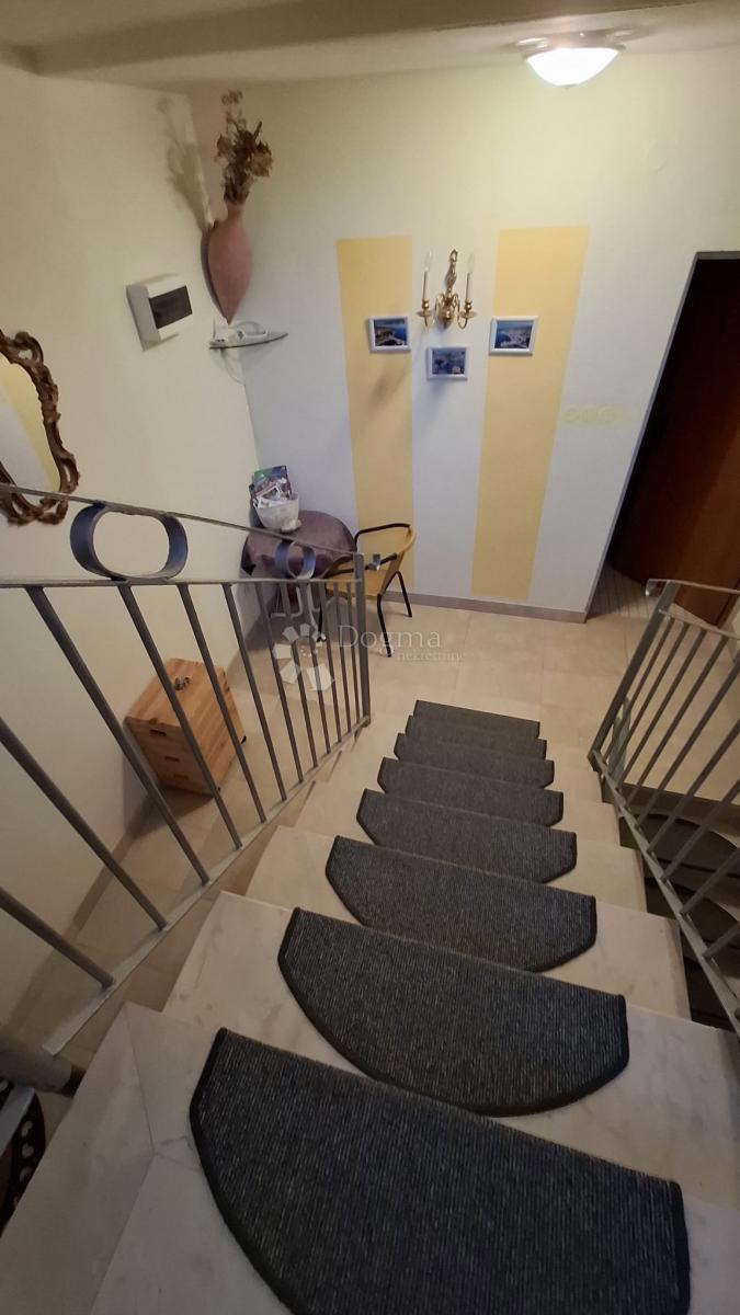 Hiša Posedarje, 500m2