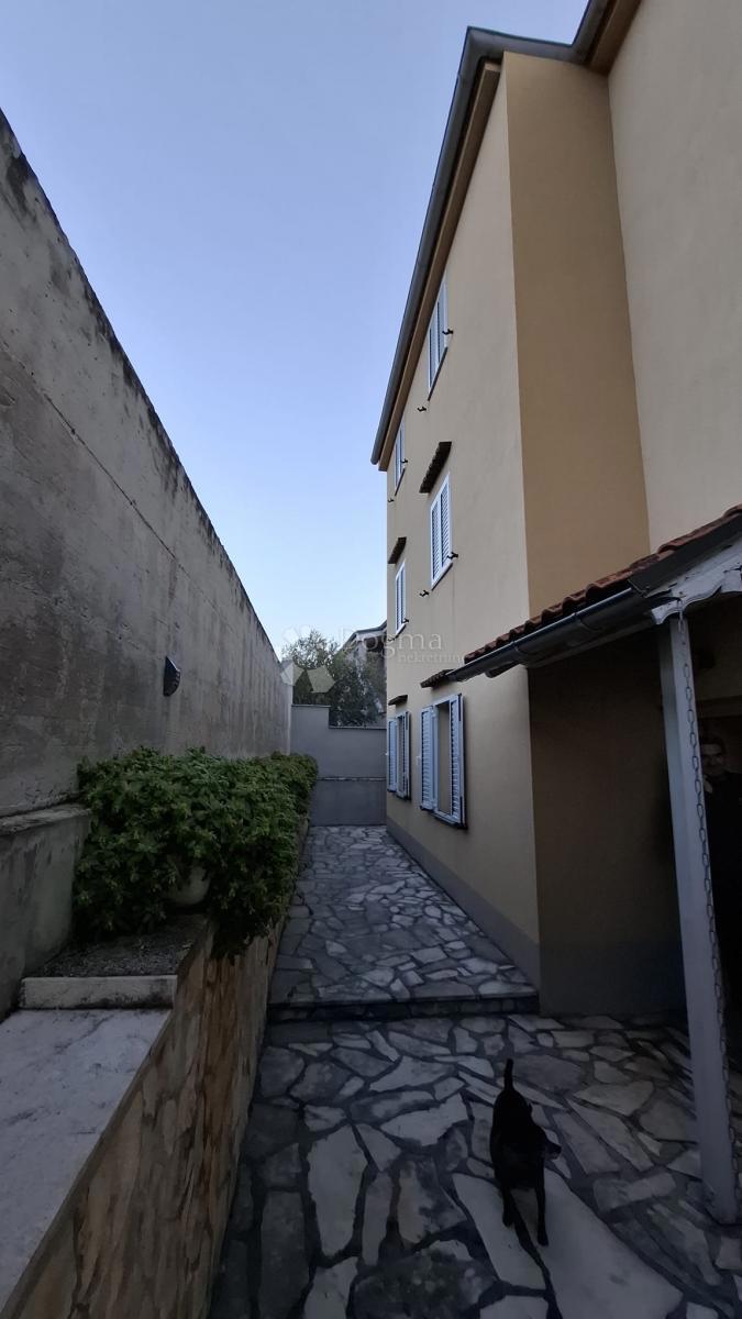 Hiša Posedarje, 500m2