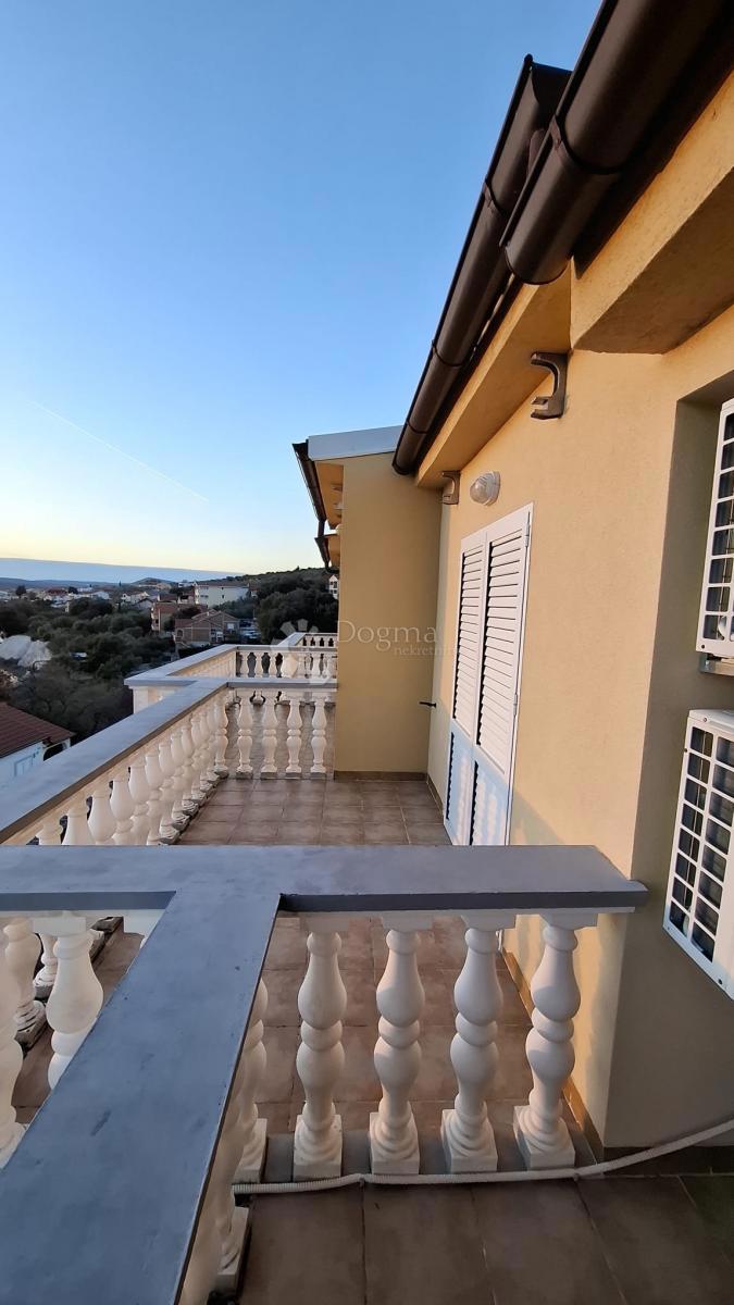 Hiša Posedarje, 500m2