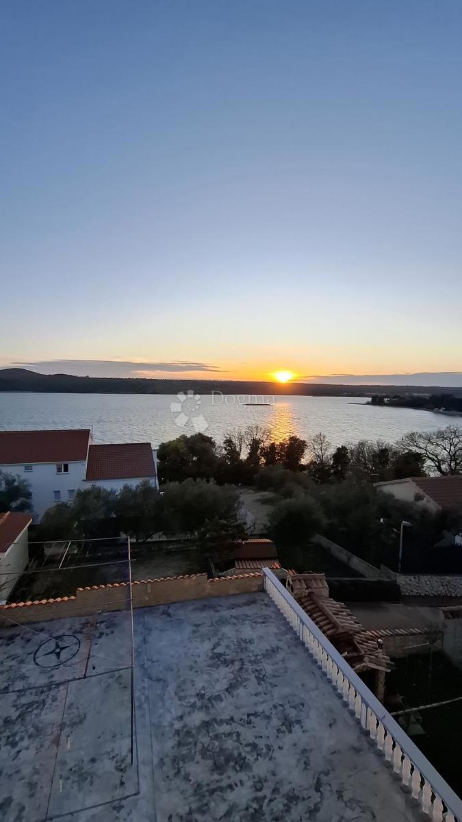 Hiša Posedarje, 500m2