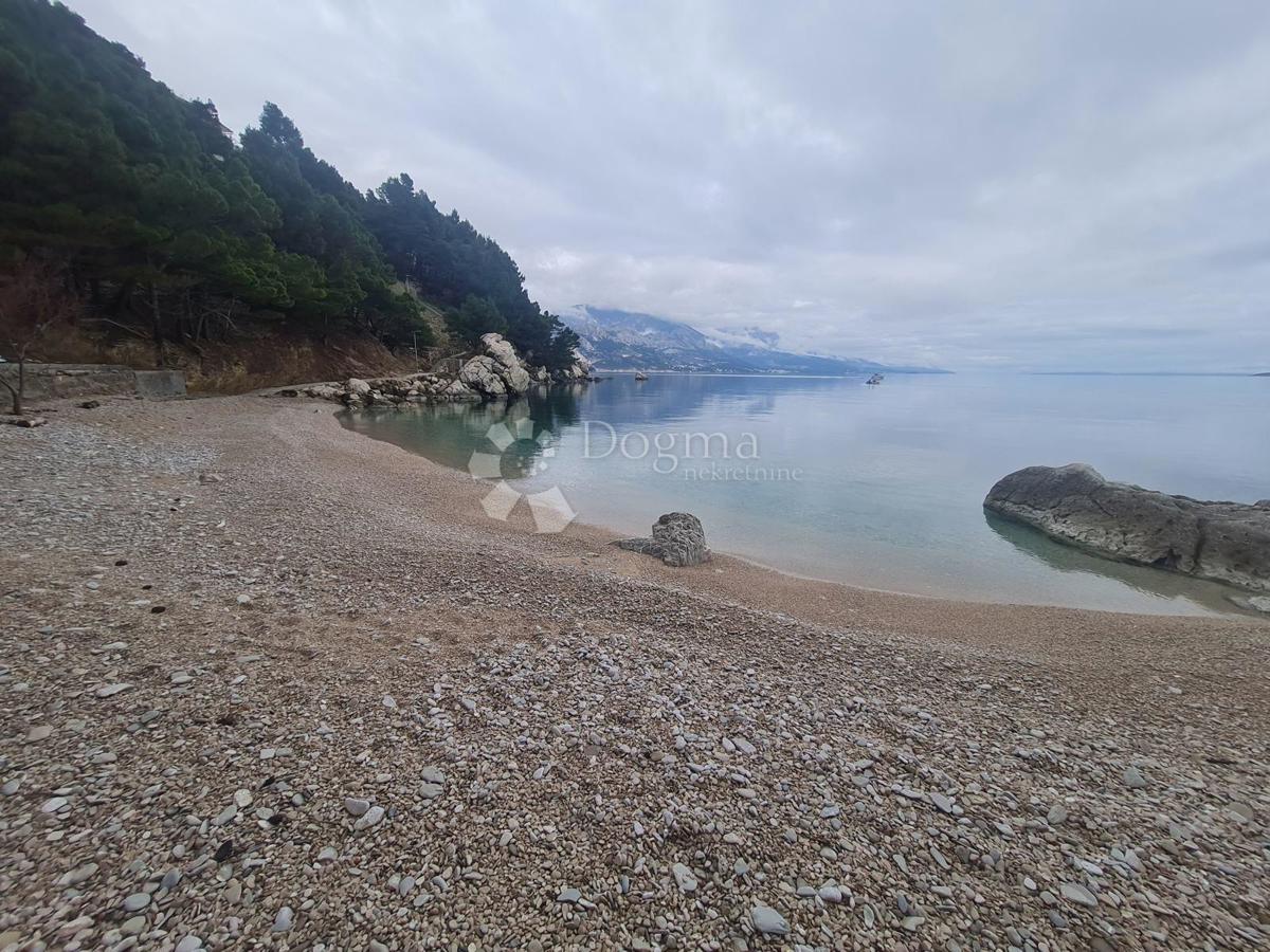 Zazidljivo zemljišče Marušići, Omiš, 882m2