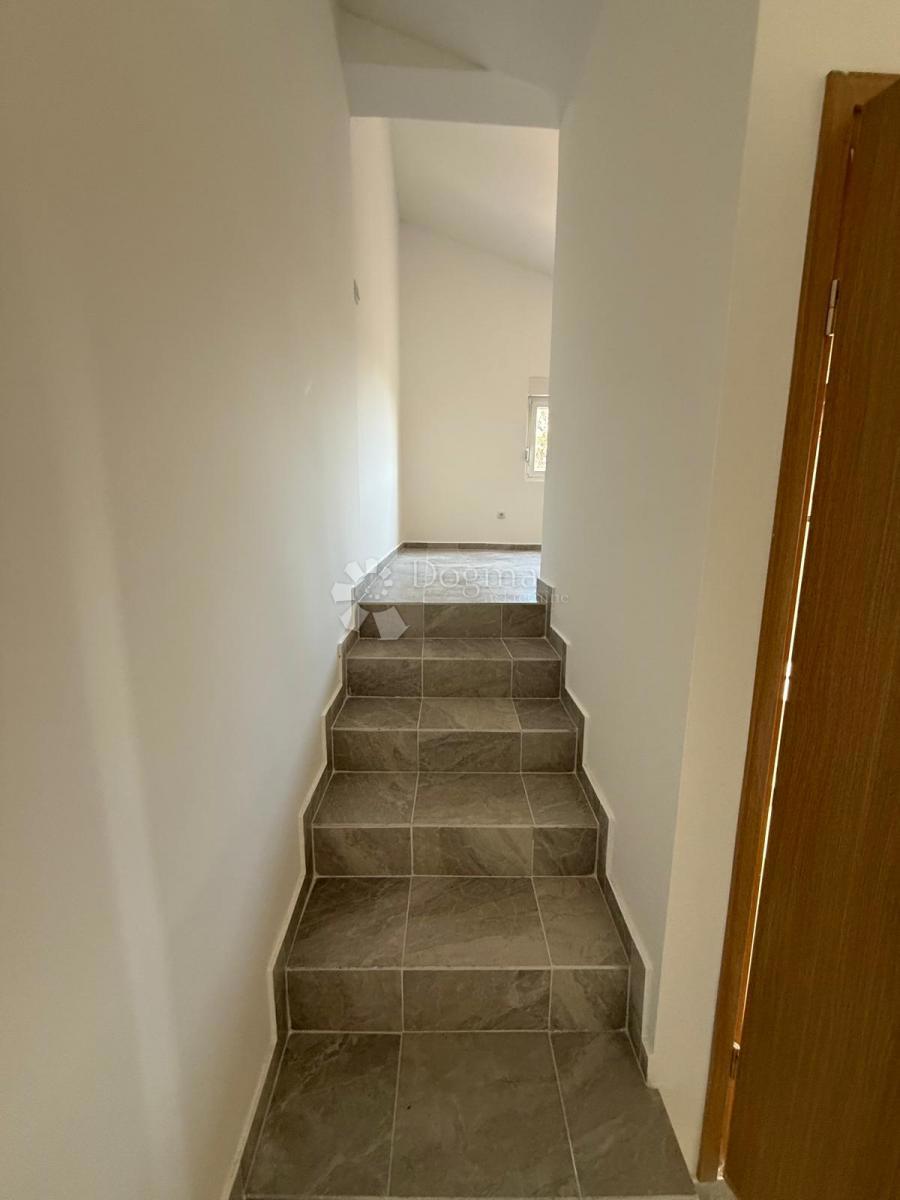 Apartma Karlobag, 61m2