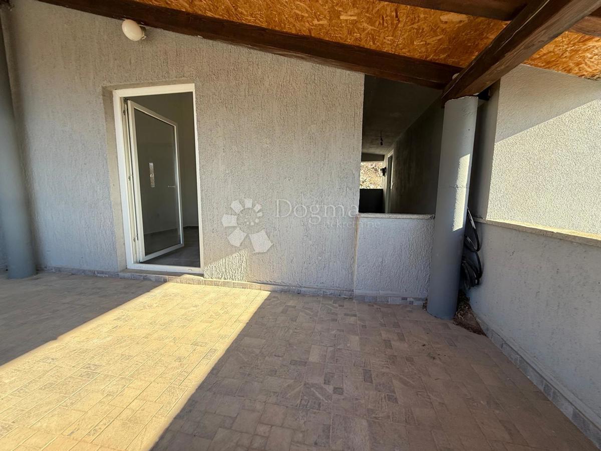 Apartma Karlobag, 61m2