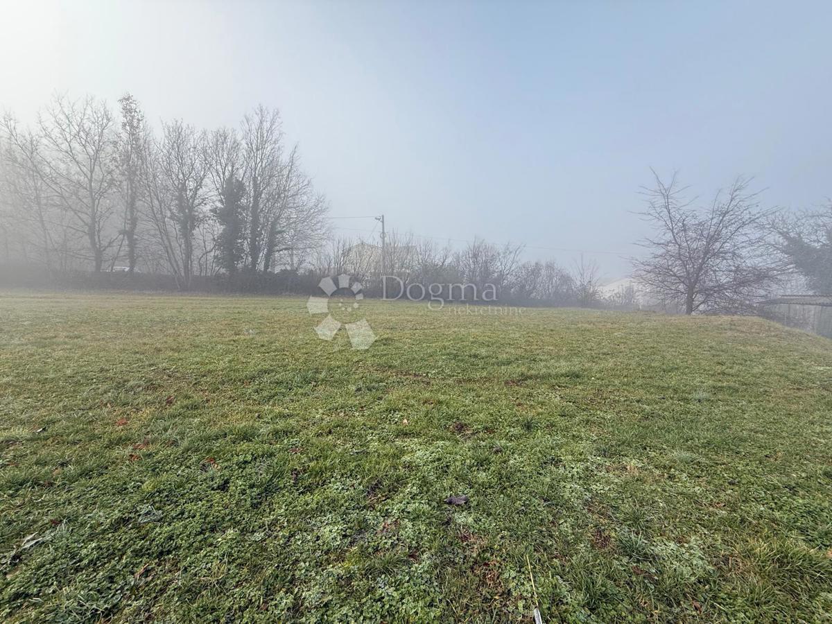 Zazidljivo zemljišče Labin, 1.200m2