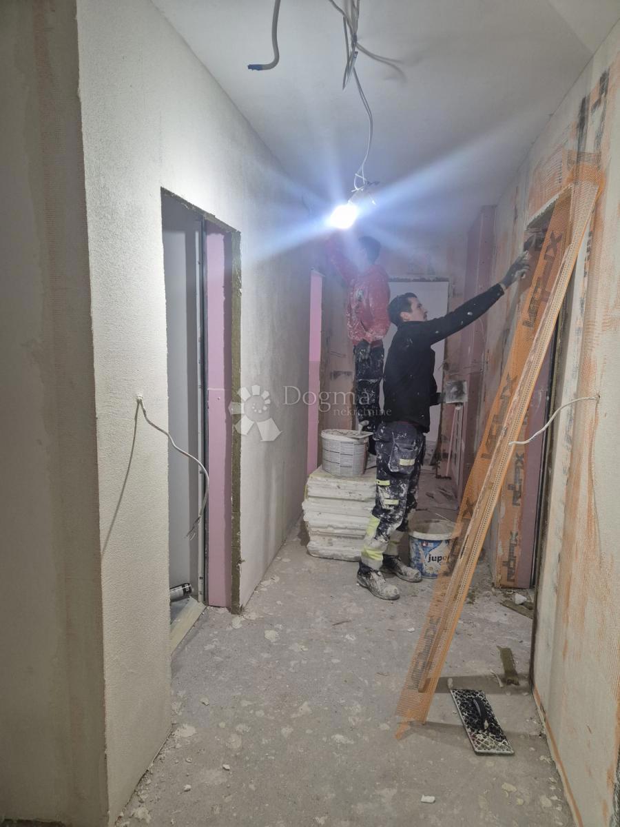 Stanovanje Okrug Gornji, Okrug, 106,37m2