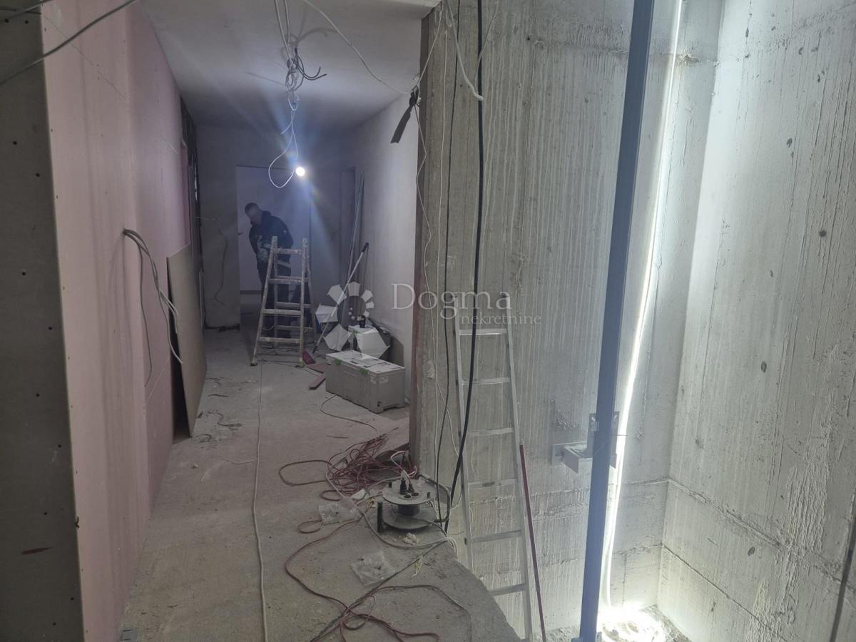 Stanovanje Okrug Gornji, Okrug, 106,37m2