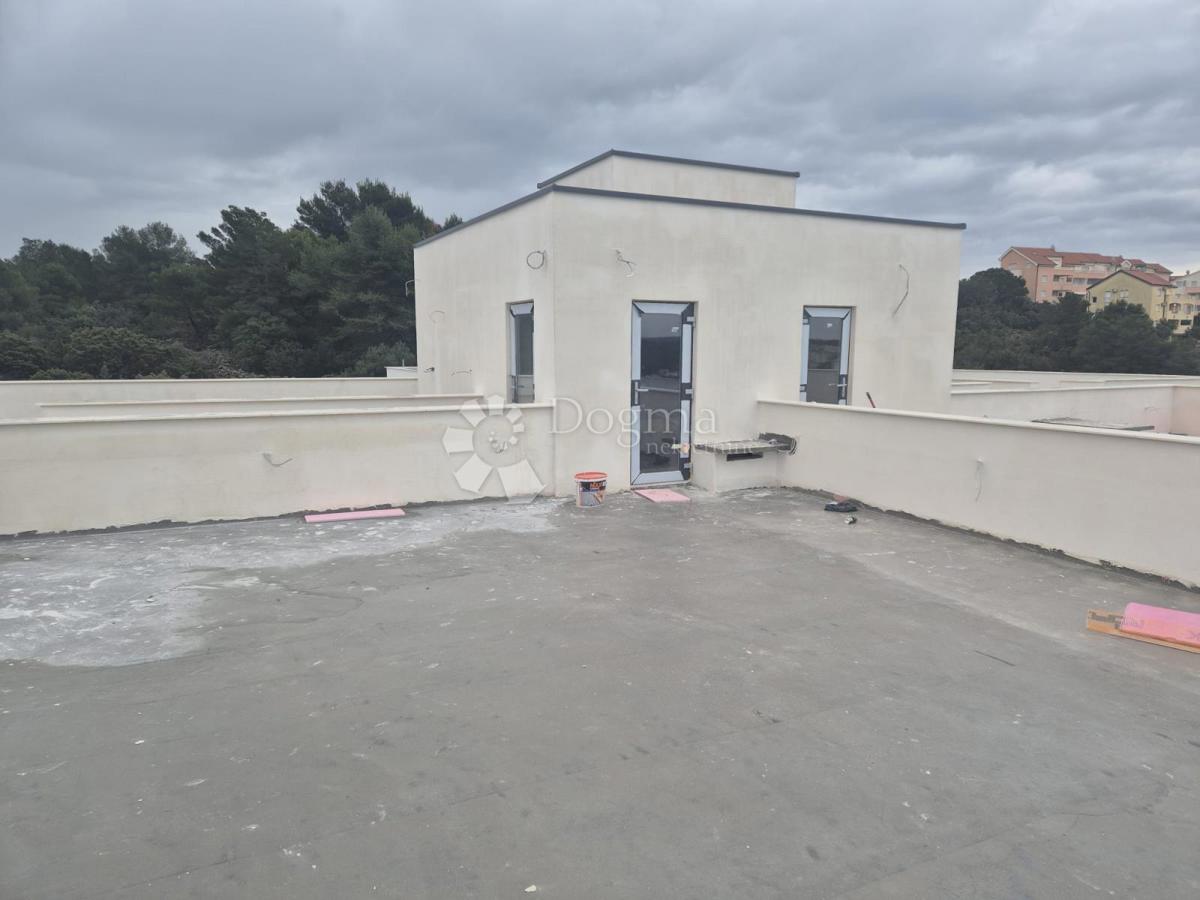 Stanovanje Okrug Gornji, Okrug, 106,37m2