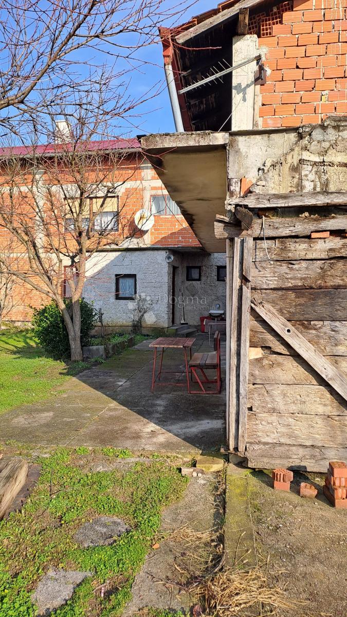 Hiša Zeleni brijeg, Sisak, 257m2