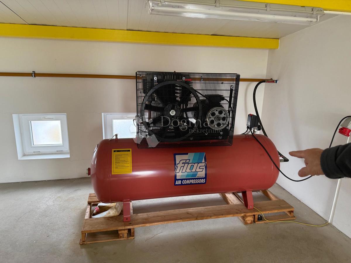 Poslovni prostor Celine, Podturen, 245m2