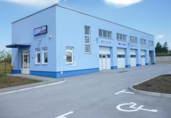 Poslovni prostor Celine, Podturen, 245m2