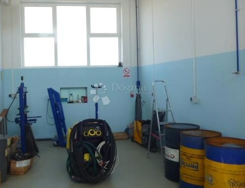 Poslovni prostor Celine, Podturen, 245m2