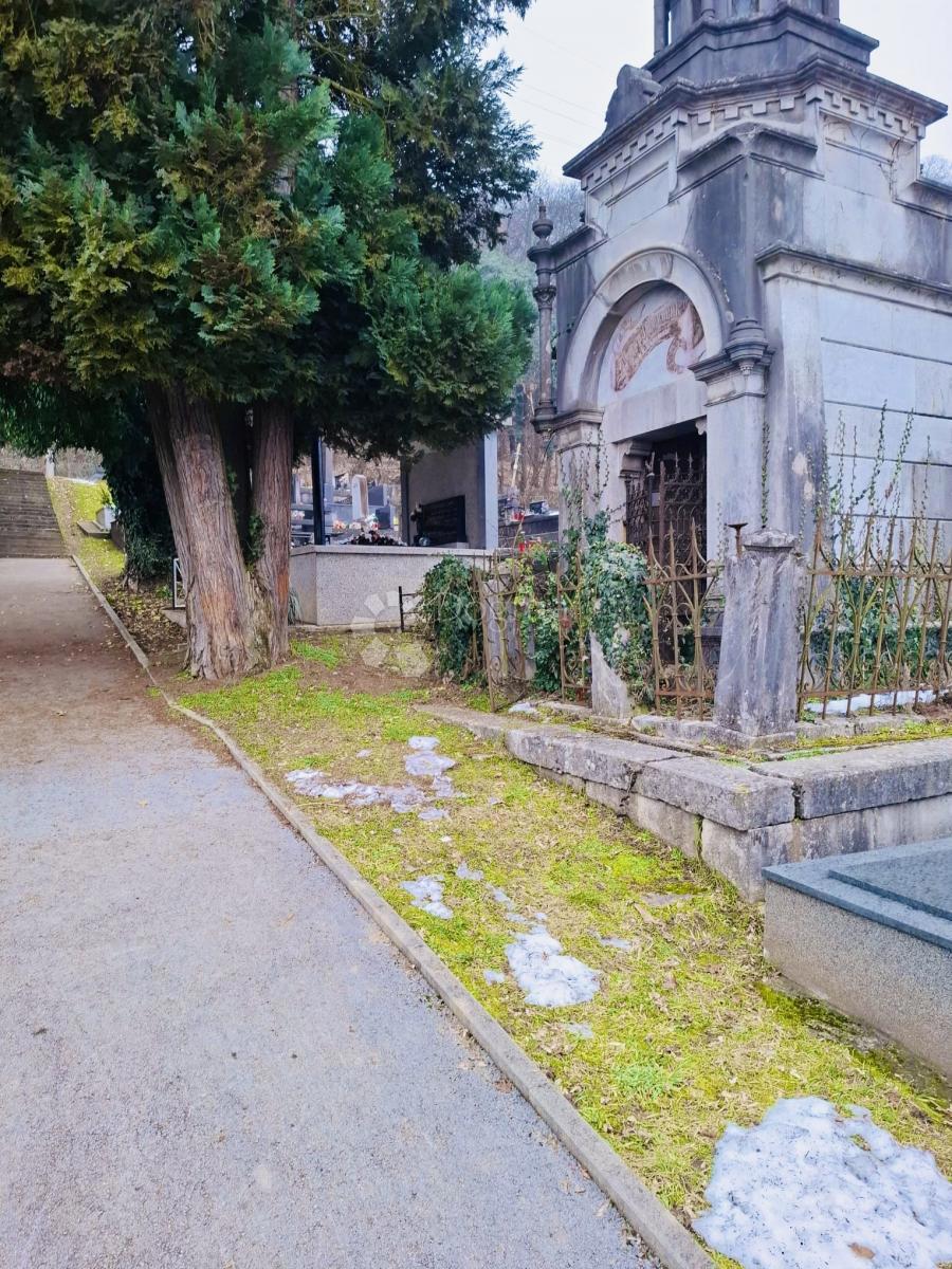 Grobnica Dubovac, Karlovac, 4m2