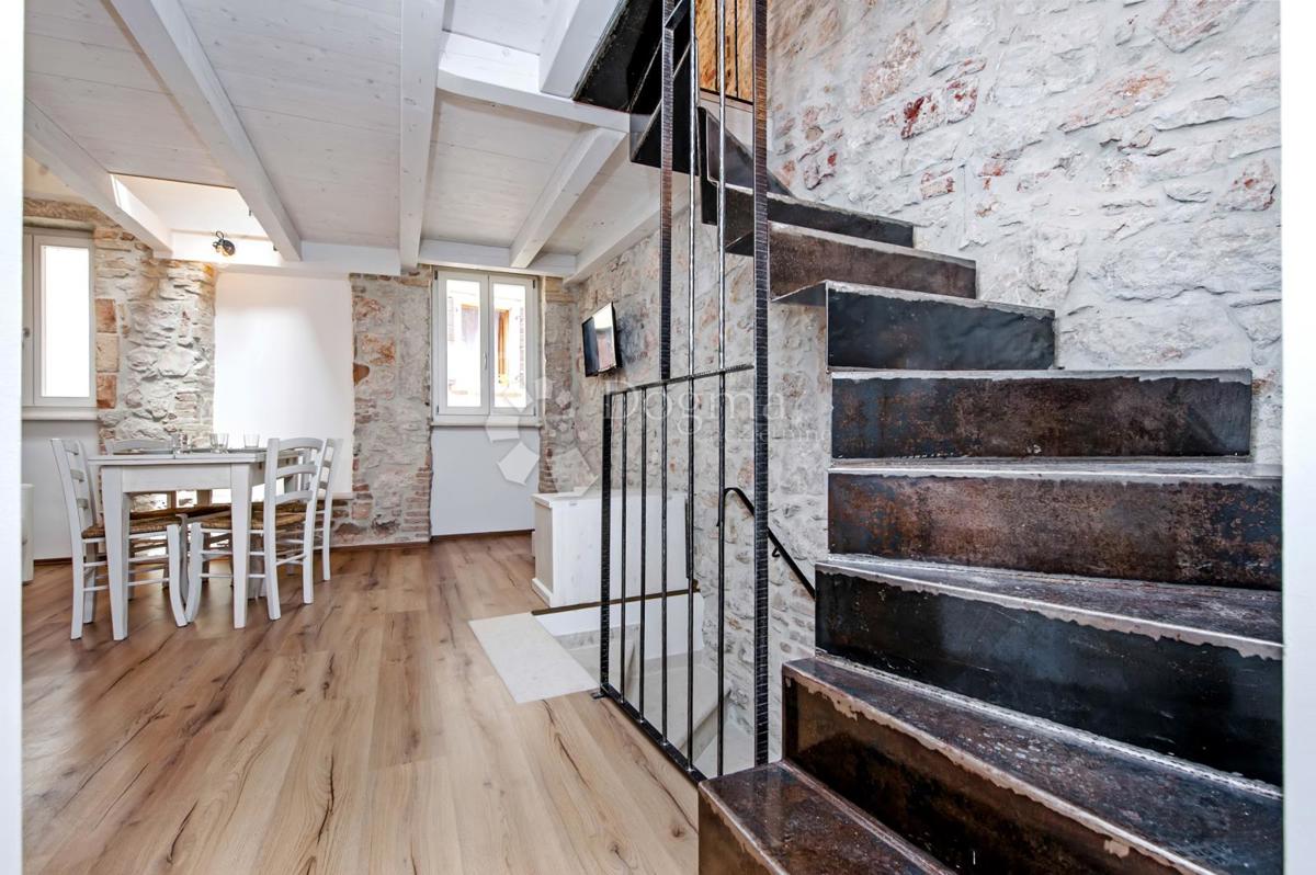 Hiša s 3 apartmaji v centru Rovinja