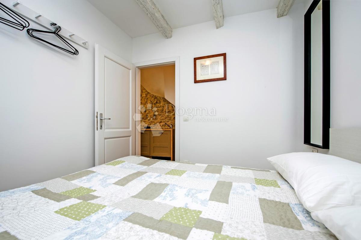 Hiša s 3 apartmaji v centru Rovinja