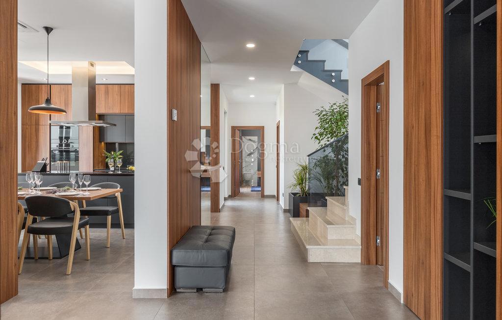 Hiša Fažana, 400m2