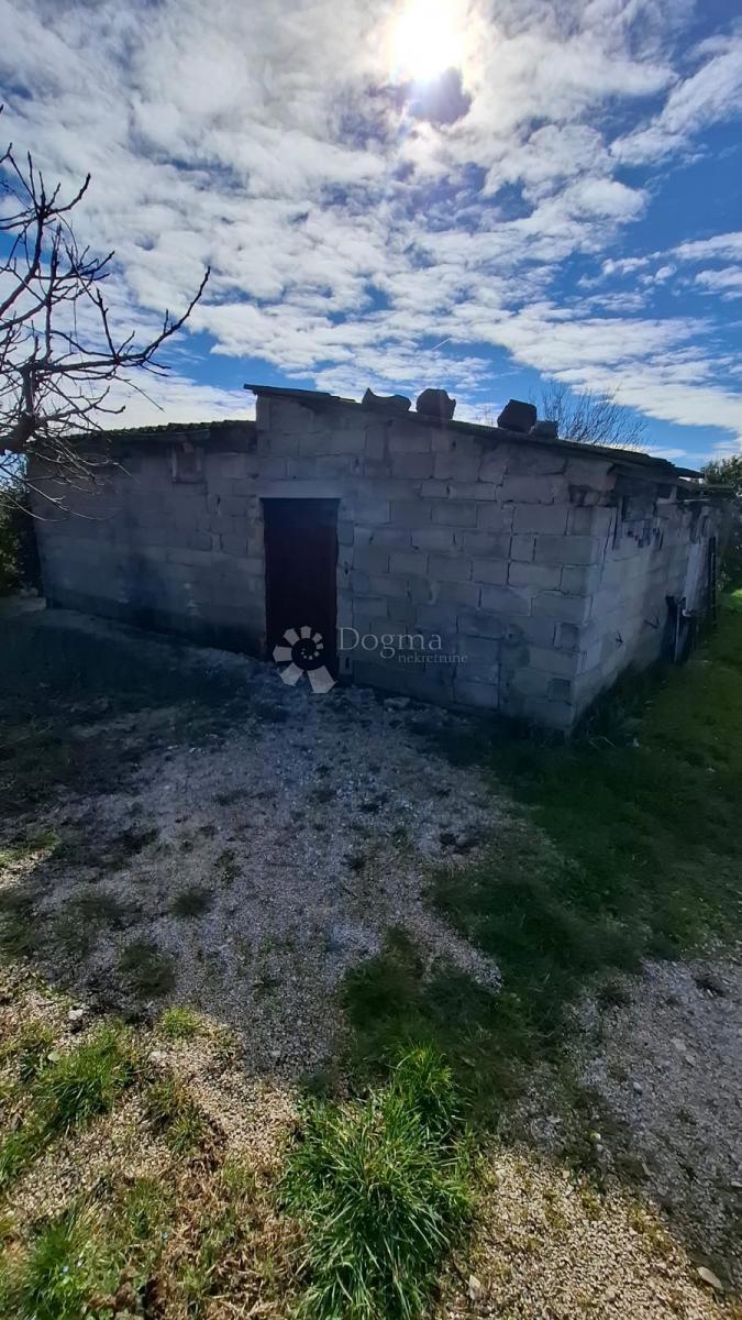 Zazidljivo zemljišče Posedarje, 600m2