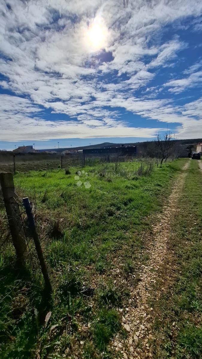 Zazidljivo zemljišče Posedarje, 600m2