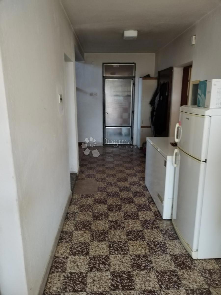 Hiša Popović Brdo, Karlovac - Okolica, 260m2