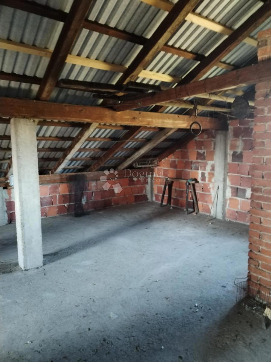 Hiša Popović Brdo, Karlovac - Okolica, 260m2