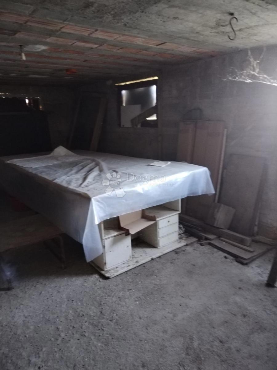 Hiša Popović Brdo, Karlovac - Okolica, 260m2