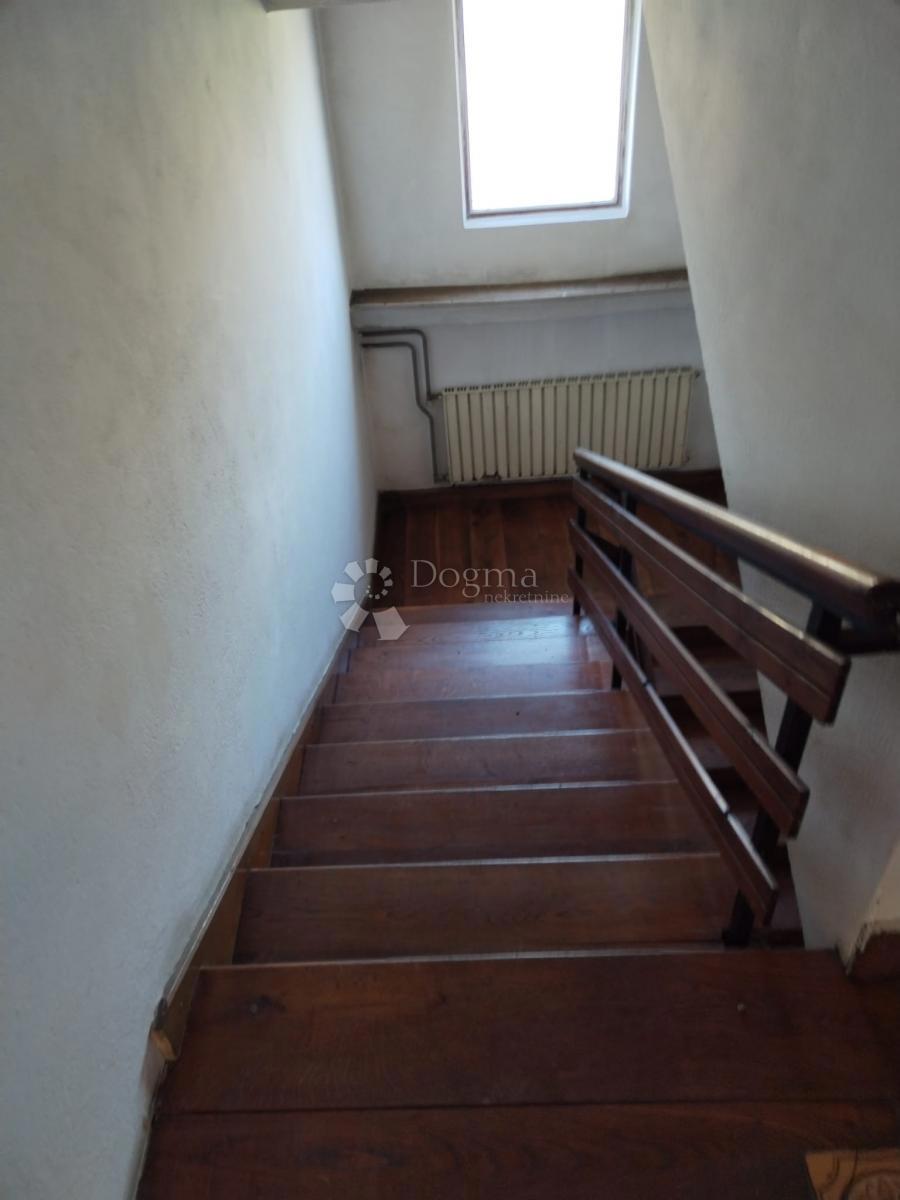 Hiša Popović Brdo, Karlovac - Okolica, 260m2