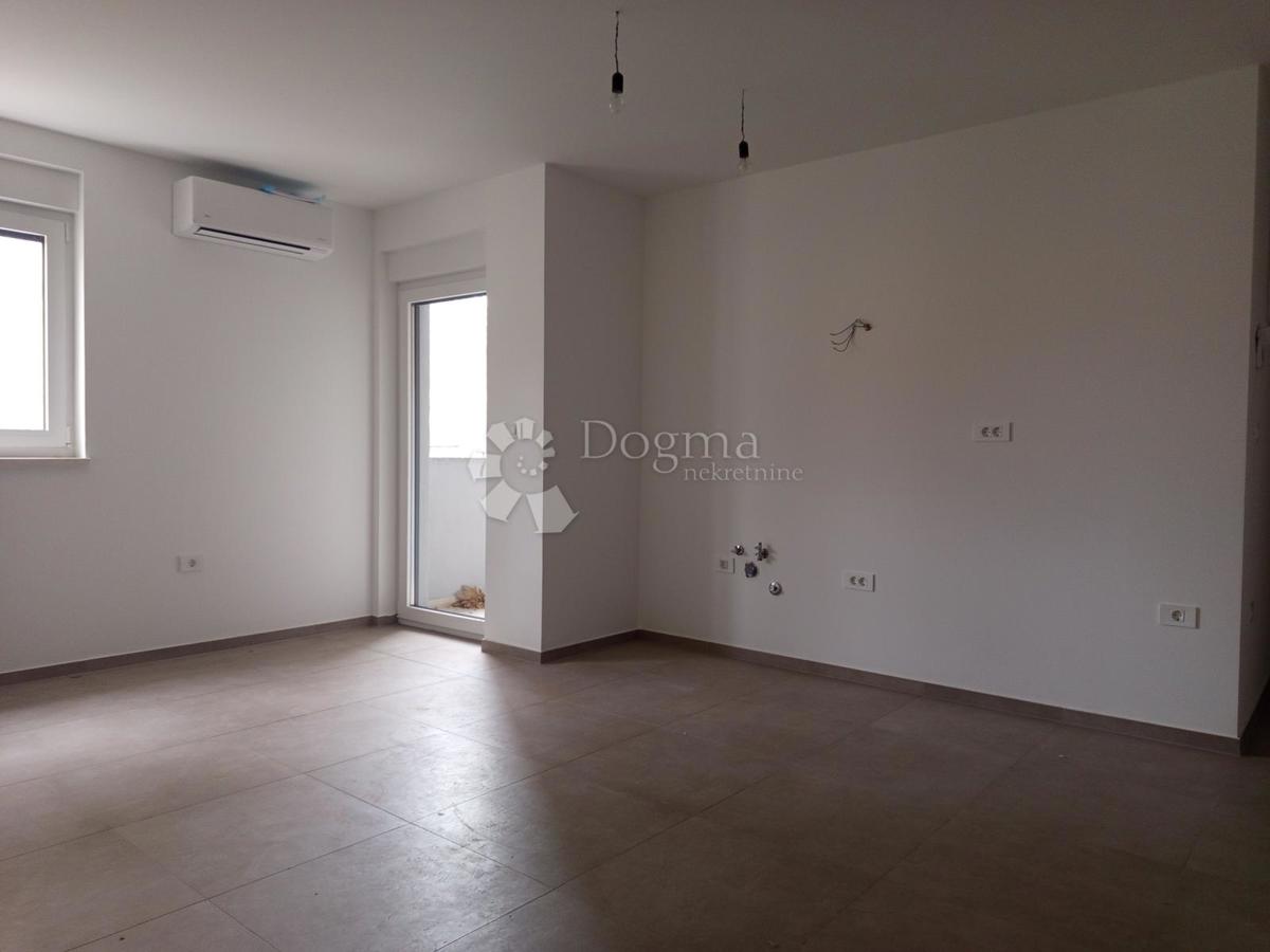 Stanovanje Centar, Pula, 54m2