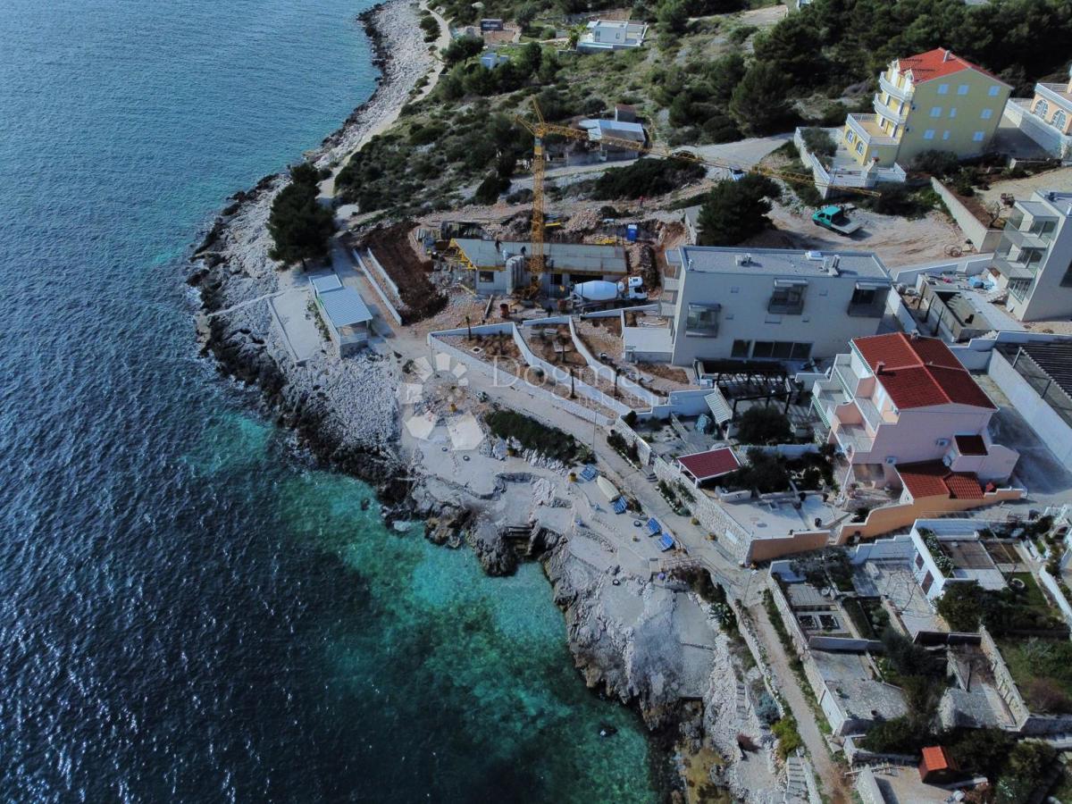 ČIOVO - PRVA VRSTA DO MORJA, VRHUNSKA LOKACIJA