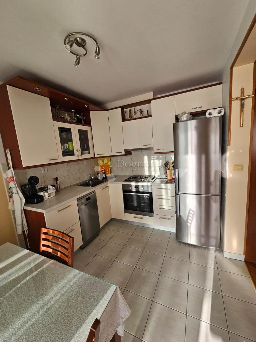 Stanovanje Makarska, 71m2