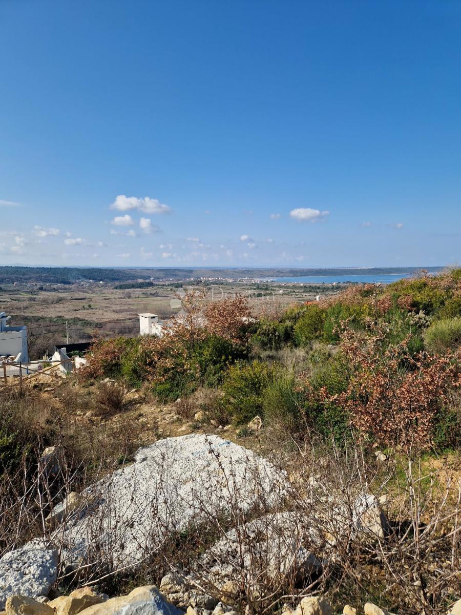 Zazidljivo zemljišče Radovin, Ražanac, 500m2