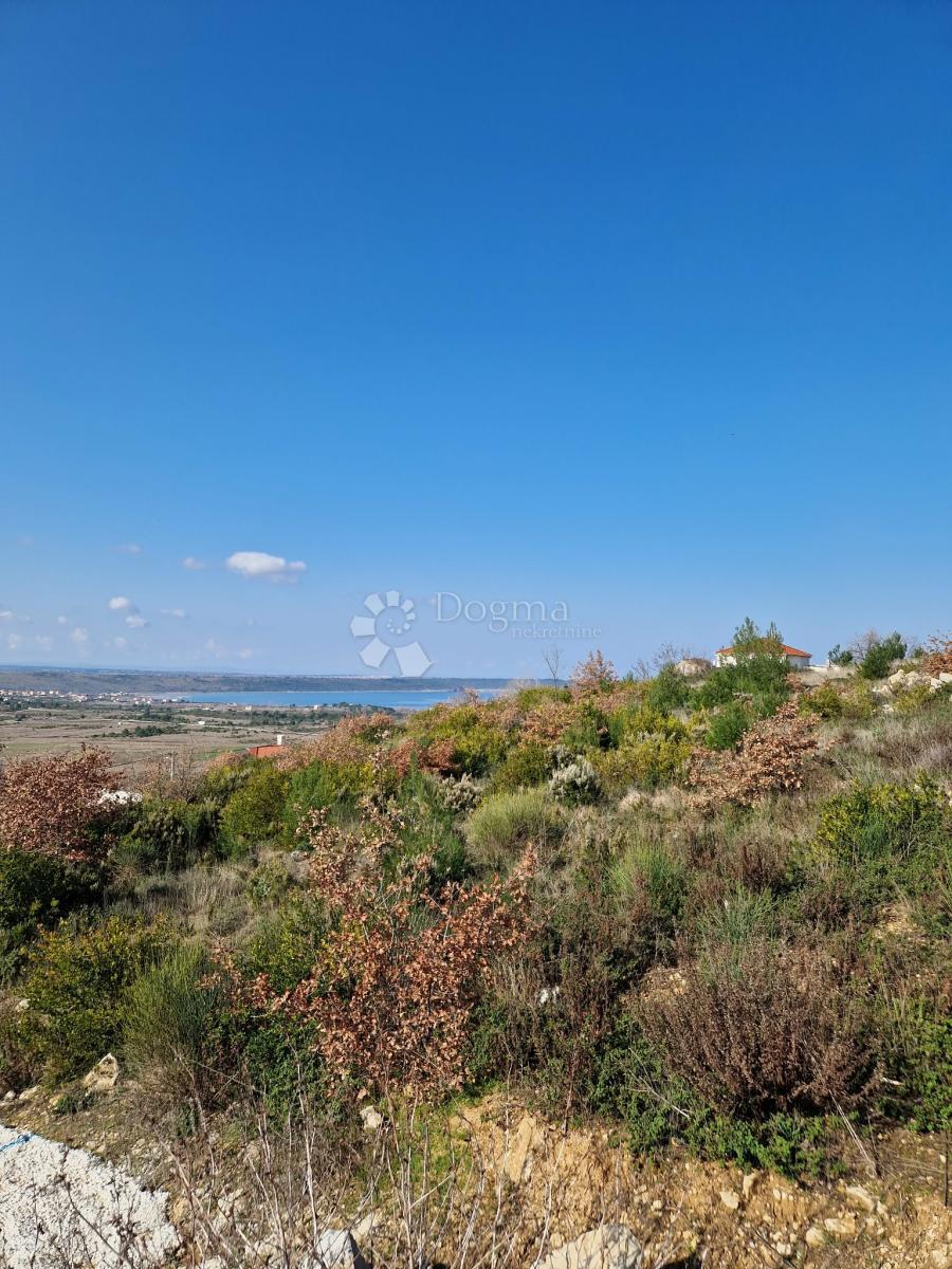 Zazidljivo zemljišče Radovin, Ražanac, 500m2