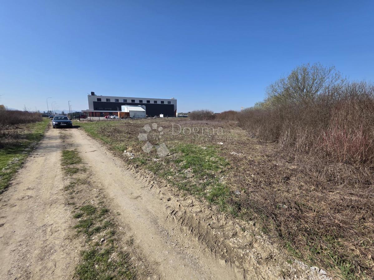 Zazidljivo zemljišče Centar, Zaprešić, 5.002m2