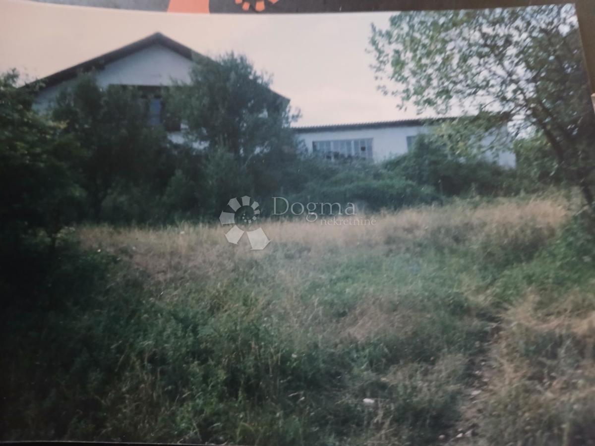 Poslovni prostor Nebljusi, Donji Lapac, 400m2