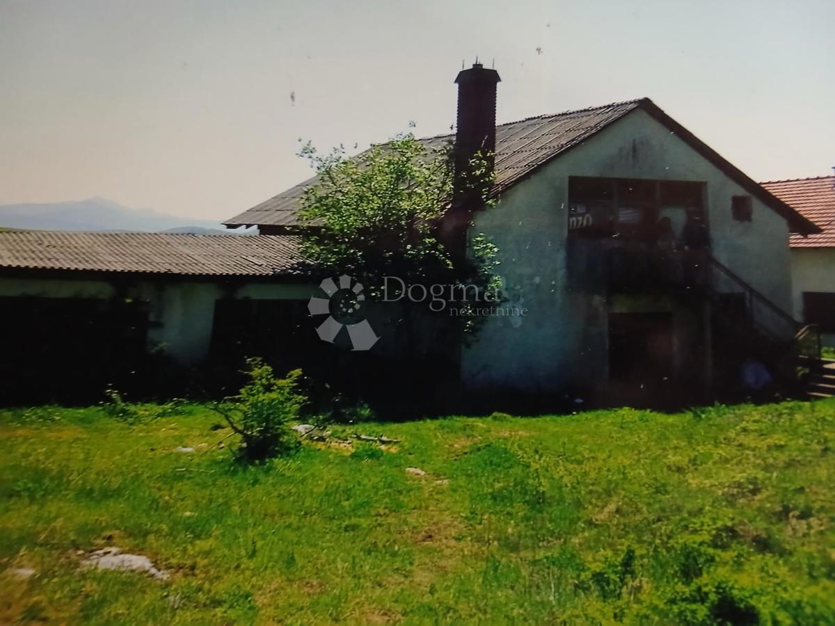 Poslovni prostor Nebljusi, Donji Lapac, 400m2