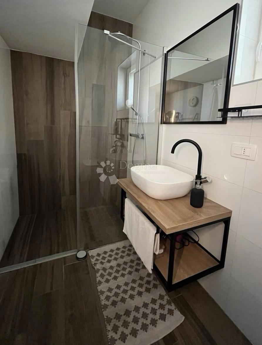 Apartma Malinska, Malinska-Dubašnica, 60,22m2