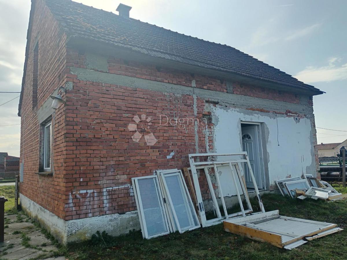 Hiša Zrinj Lukački, Lukač, 80m2