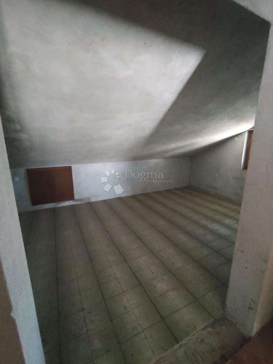 Hiša Rogoznica, 360m2