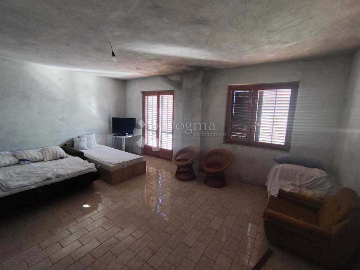 Hiša Rogoznica, 360m2