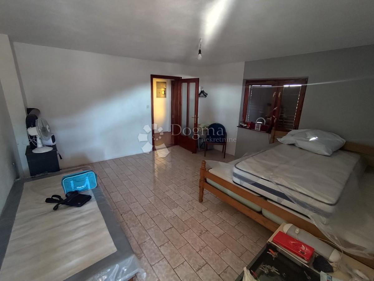 Hiša Rogoznica, 360m2