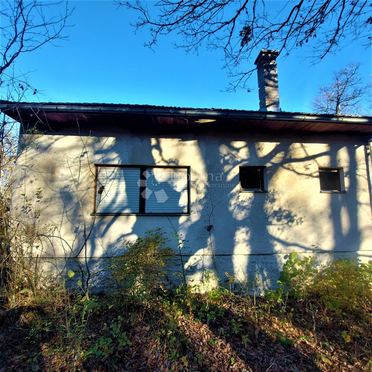 Hiša Donji Štrbci, Donji Lapac, 72m2