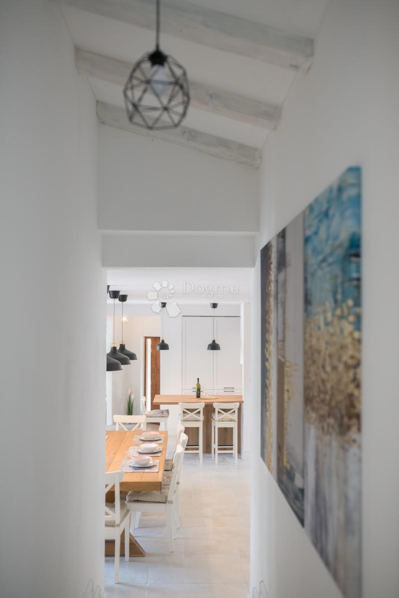 Hiša Vižinada, 250m2