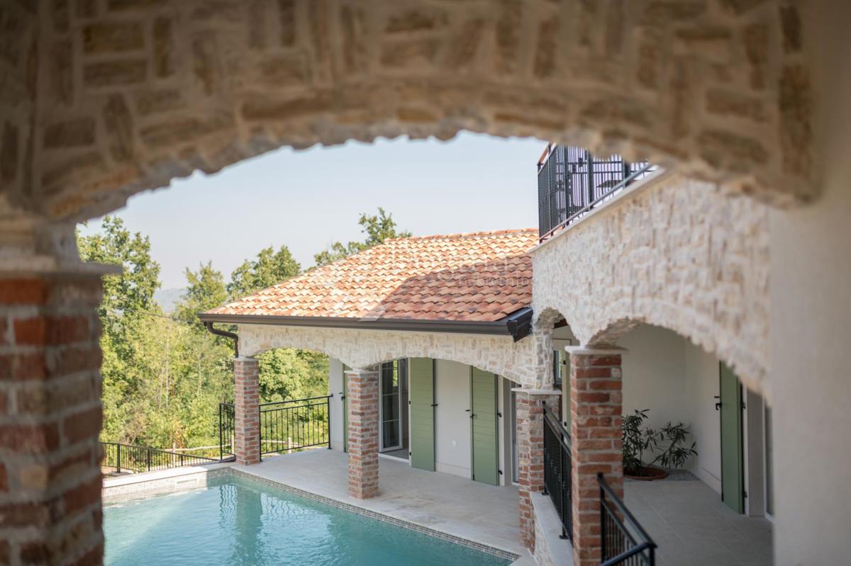 Hiša Vižinada, 250m2